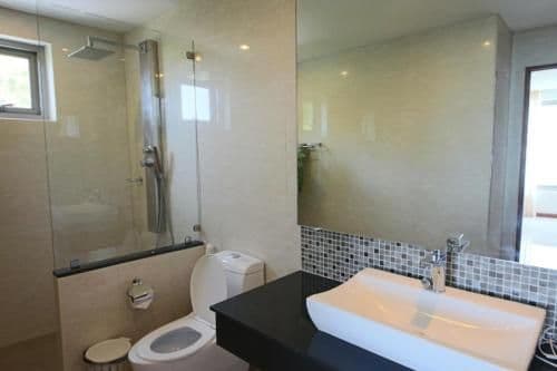 Deluxe Two-Bedroom Apartment