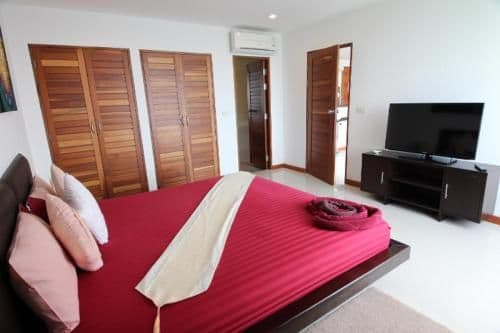 Deluxe Two-Bedroom Apartment