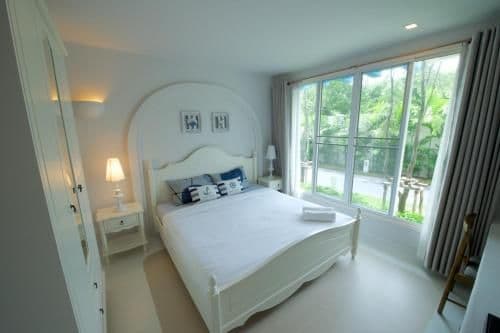 Chelona Huahin Beachfront Resort Condo