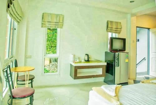 Deluxe Queen Room