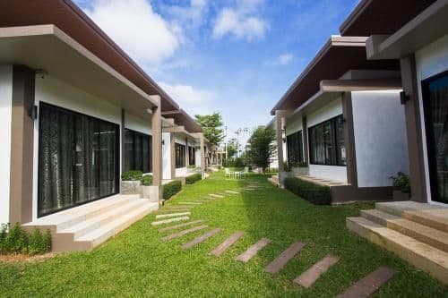 Villa with Garden View