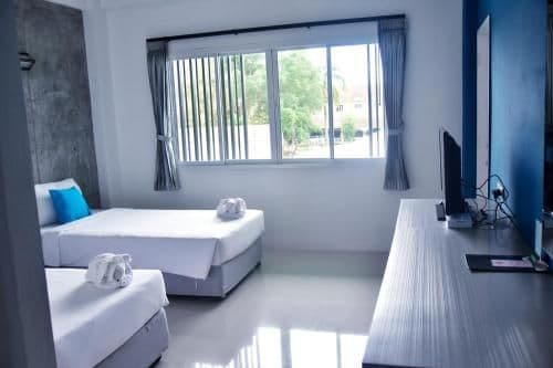 Deluxe Room (2 Adults + 1 Child)