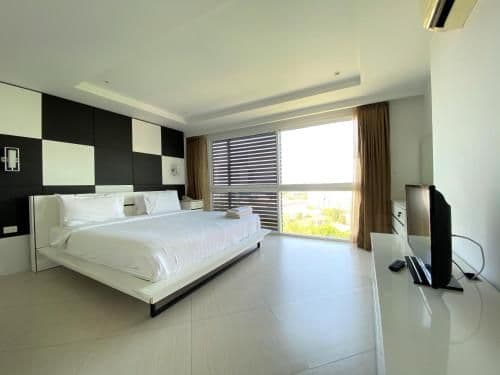 Two-Bedroom Apartment with Sea View