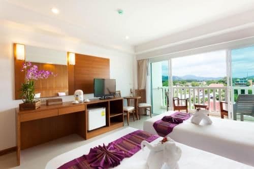 Double or Twin Room with Partial Sea View