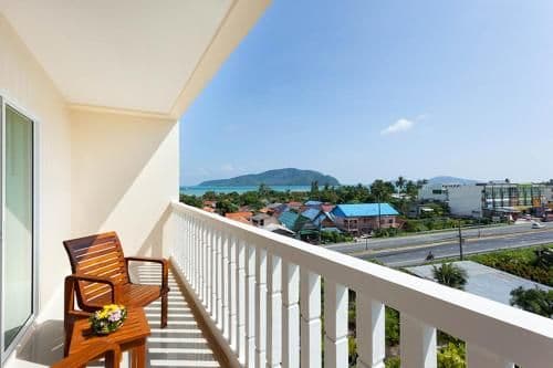 Double or Twin Room with Partial Sea View