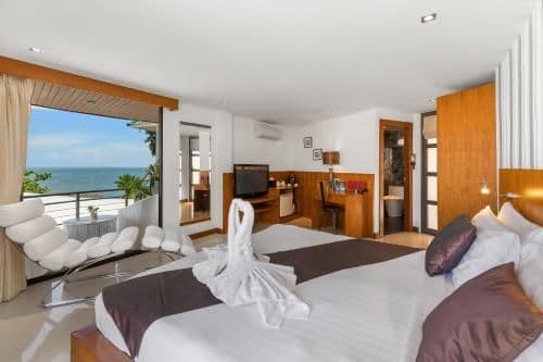 Front Deluxe Double Room - Second Floor