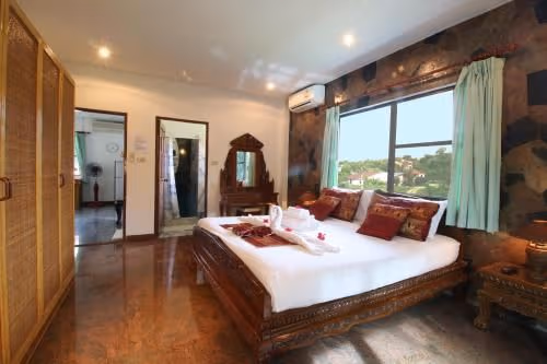 Superior One-Bedroom Apartment