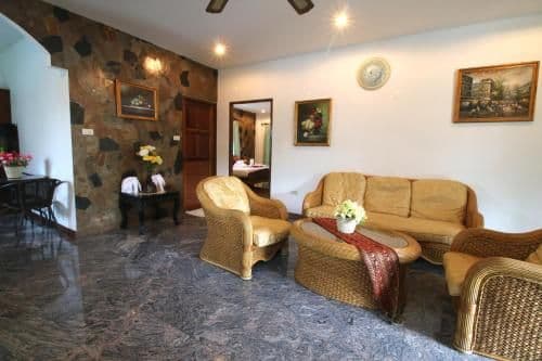 Superior One-Bedroom Apartment