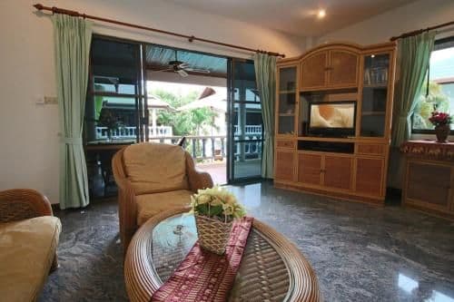 Superior One-Bedroom Apartment