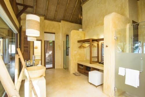 Beachfront Suite Pool Villa