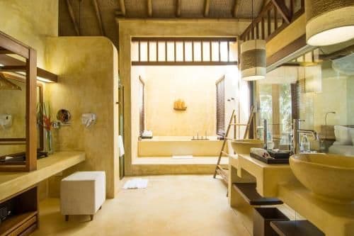 Beachfront Suite Pool Villa