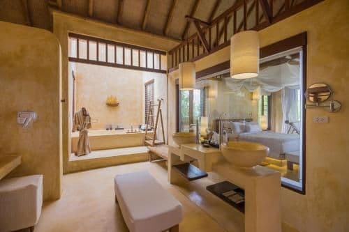 Beachfront Suite Pool Villa