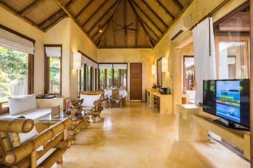 Beachfront Suite Pool Villa