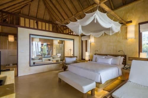 Beachfront Suite Pool Villa