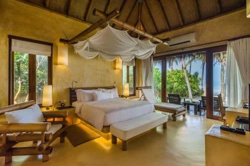 Beachfront Suite Pool Villa