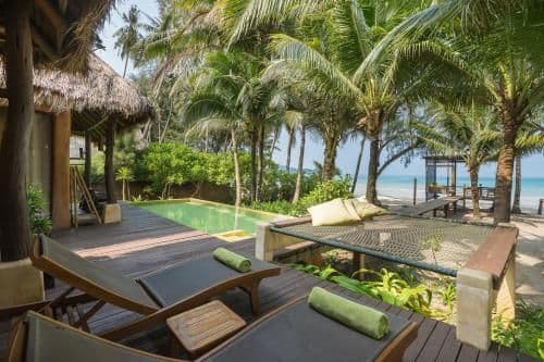 Beachfront Suite Pool Villa