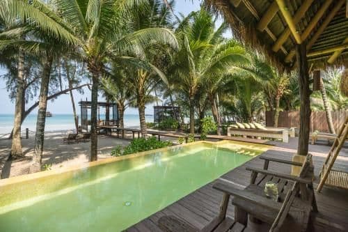 Beachfront Suite Pool Villa