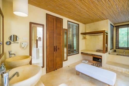 Grand Pool Villa