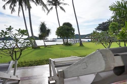  Beachfront  Villa