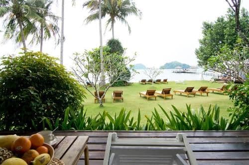  Beachfront  Villa