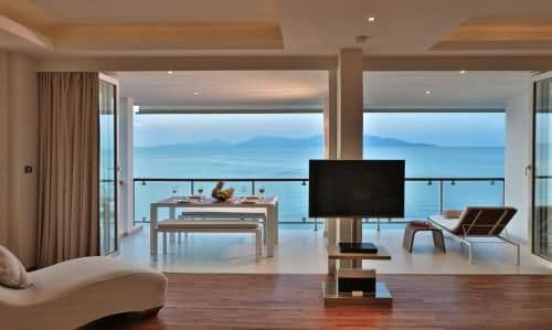 Deluxe Two-Bedroom Apartment