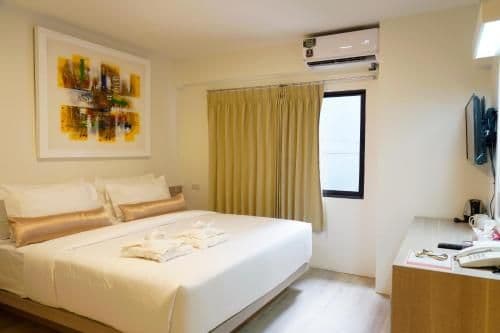 Superior Double Room with Window