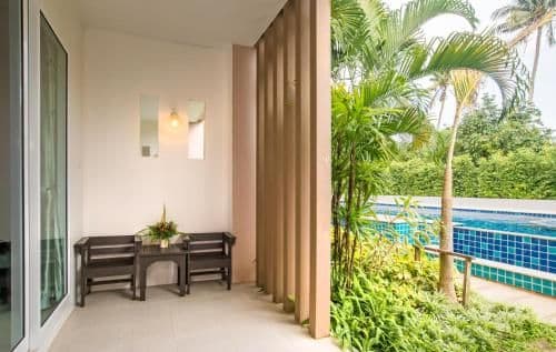 Deluxe Double Pool View Room