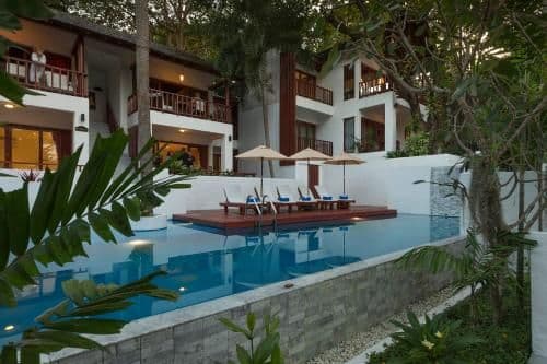 Studio Apartment with Pool View