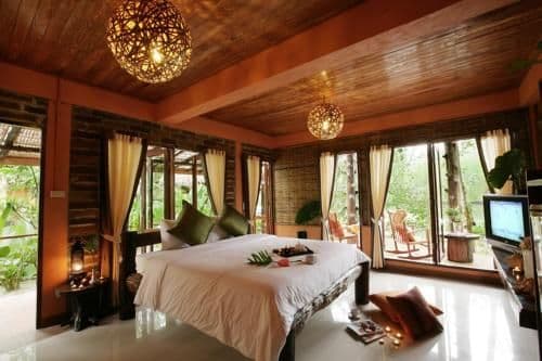 Family Room with Garden View