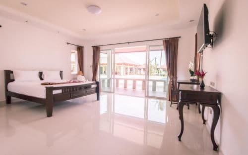 Grand Deluxe Room