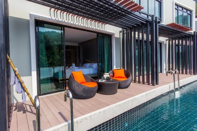 Double or Twin POOL VIEW