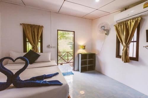 Bungalow with Garden View