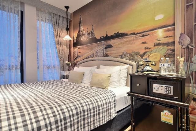 DOUBLE QUEEN SIZE BED