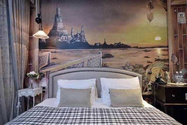 DOUBLE QUEEN SIZE BED