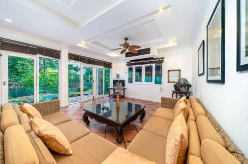 Four-Bedroom Villa with Private Pool (Green Oasis)