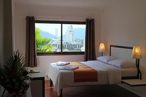 Deluxe Double Room with Partial Sea View