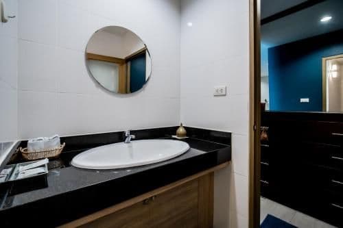 One-Bedroom Suite with Spa Bath