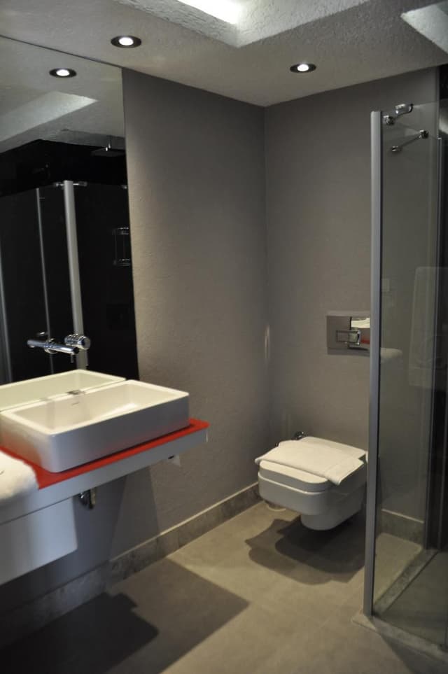 APARTMENT ONE BEDROOM ONE BATHROOM
