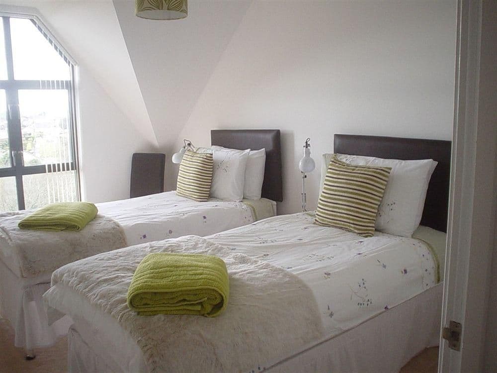 Kernow Homes - Travel accommodation
