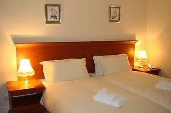 Les Douvres Hotel