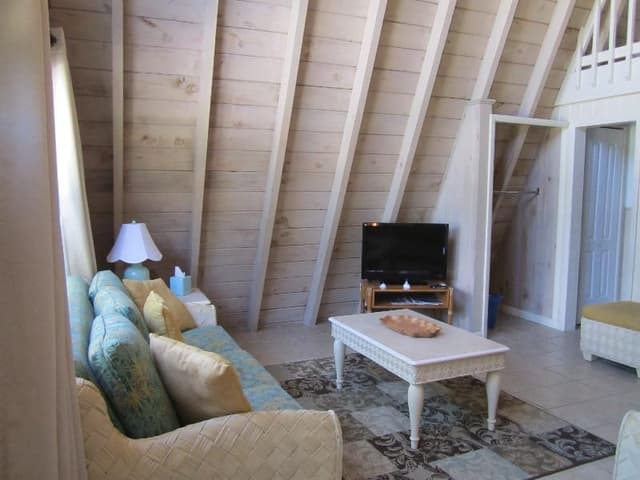 BUNGALOW TWO QUEEN BEDS