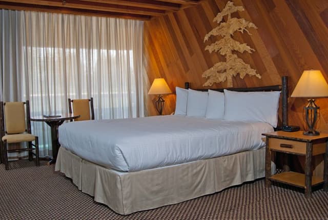 DOUBLE KING SIZE BED