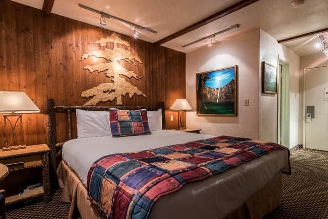 DOUBLE KING SIZE BED