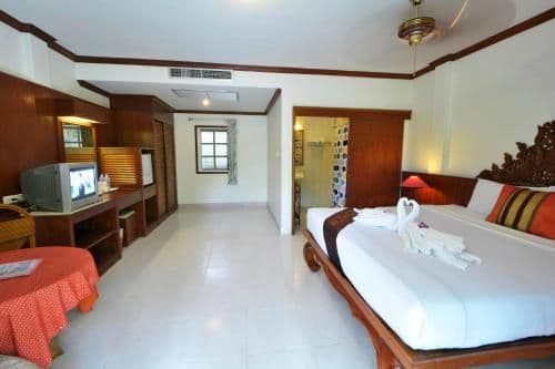 Deluxe Double Room with Pool View