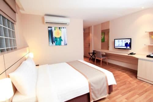 Deluxe Queen Room