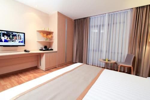 Deluxe Queen Room