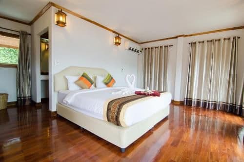 Superior Villa with Partial Sea View