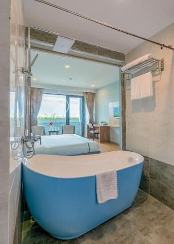 Double Room with Balcony and Sea View