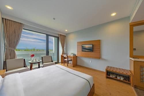Double Room with Balcony and Sea View