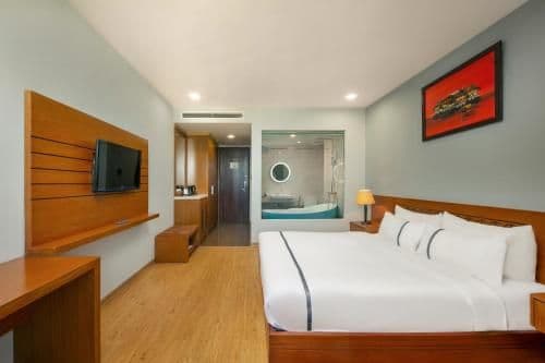 Double Room with Balcony and Sea View